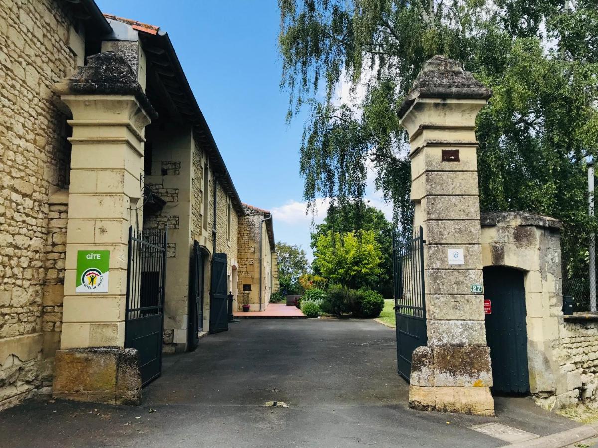 Gite Au Boom Coeur En Options Spa Et Repas Tourtenay Экстерьер фото